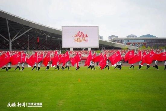 电影《二哥来了怎么办》全新发布;因为哥哥版海报电影《二哥来了怎么办》全新发布;因为哥哥版海报电影《二哥来了怎么办》中三兄妹共同成长的深厚羁绊打动人心，而在本次的大连路演活动中，郑伟的;十年兄弟黄誉博也;突袭现场，专程赶来为郑伟主演的首部大银幕电影打call！并伪装素人对郑伟提出戳心问题：;蔡小豆，你在电影里一个人拿着手电筒照夜空，说想要等一个外星人，请问你要等的人是我蓝多多吗？两人当场再现;蓝豆初见场景，引起现场阵阵高潮！关于影片中的;蓝多多彩蛋，郑伟表示;我相信二哥李圣在孤单的时候也在等待属于他的蓝多多，好在很幸运的是二哥最后遇到了听风听雨两兄妹！电影《二哥来了怎么办》主创助阵，爆米花节正式启幕电影《二郎神之深海蛟龙》将故事背景设定在封神之战后，姜子牙携;封神榜分封诸神，而后封神榜被天庭密封于九州秘境深海之下